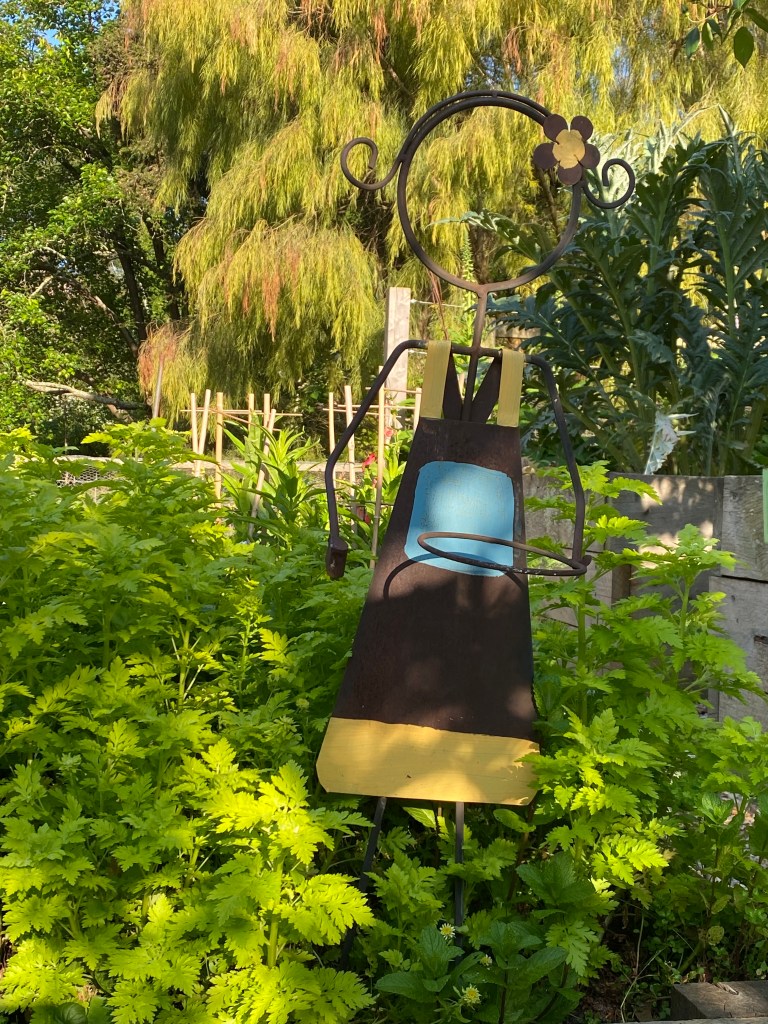 Lady Gardener - Garden Statue